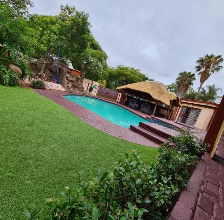 Ethen Guesthouse Polokwane Ngoại thất bức ảnh