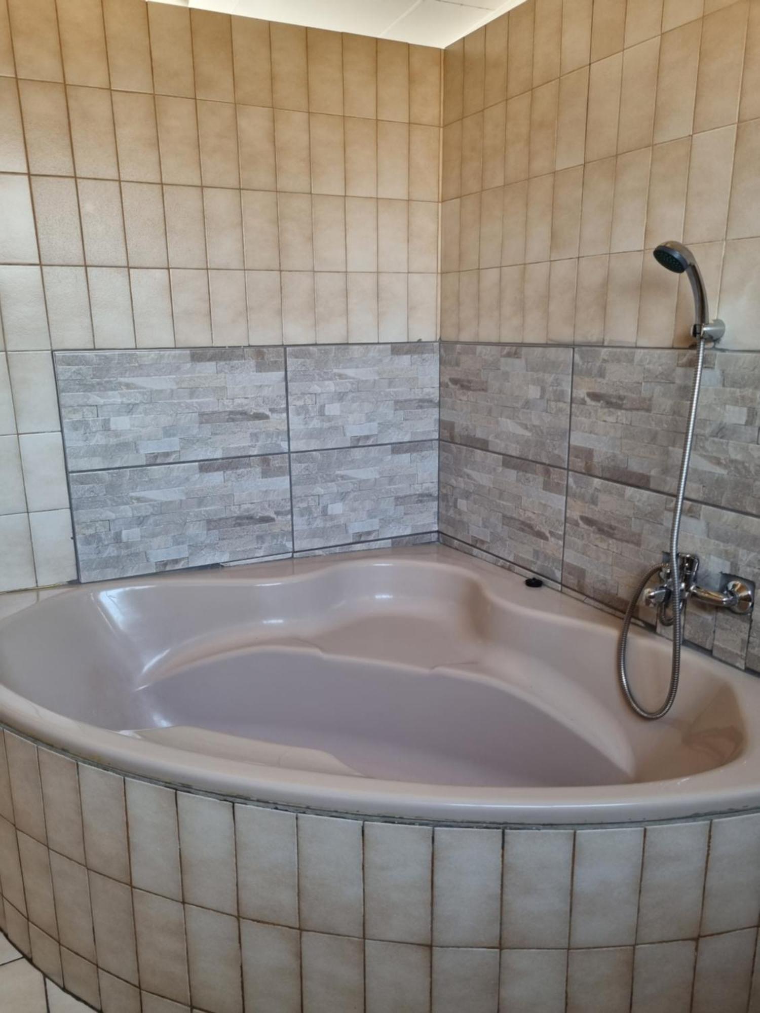 Ethen Guesthouse Polokwane Ngoại thất bức ảnh