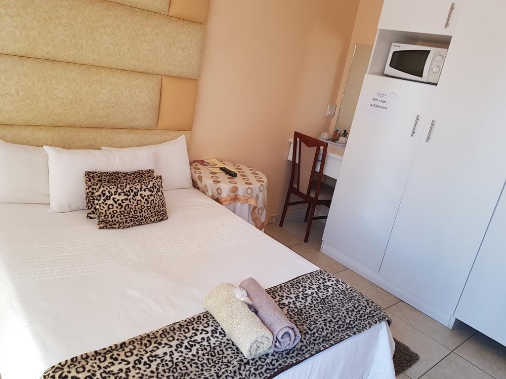 Ethen Guesthouse Polokwane Ngoại thất bức ảnh
